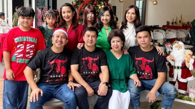 Masakan Padang hingga Chinese Food, Augie Fantinus Bocorkan Hidangan Natal Keluarganya