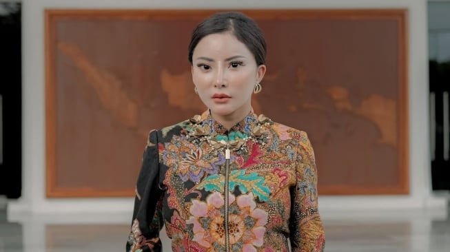Ayu Aulia Ditunjuk Jadi Tim Kreatif Kemenhan RI, Ini Deretan Kontroversi Si Model Seksi