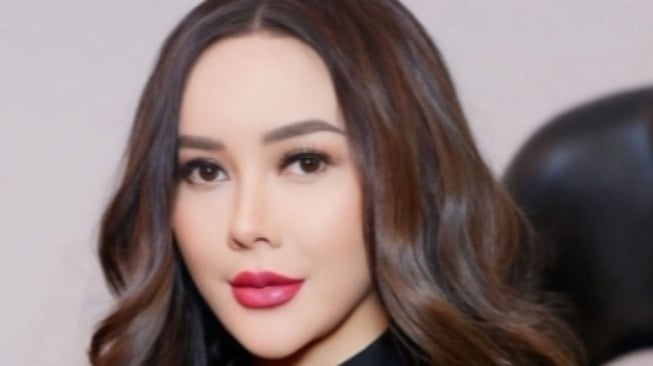 Selain RK, Ini Deretan Pria yang Pernah Dikabarkan Dekat dengan Aura Kasih