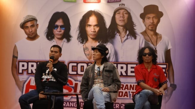 Konser ulta ke-42 Slank yang akan digelar di Pantai Mertasari, Denpasar, Bali, Sabtu (27/12/2025) juga memiliki misi kemanusian, di mana sebagian keuntungan dari konser akan disumbangkan buat bencana di Sumatra dan Aceh. [Instagram]