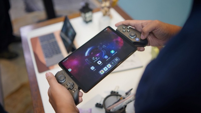Self-Reward Akhir Tahun: Dari Konsol Genggam hingga Laptop AI, Ini Rekomendasi Gadget dari Lenovo