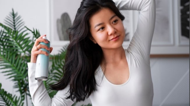 Review 4 Hair Tonic Lokal untuk Menyamarkan Uban Dini, Jangan Dicabut!