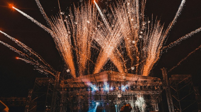 5 Konser Gratis Malam Tahun Baru 2026 di Berbagai Daerah, Ada Dewa 19 hingga Hindia