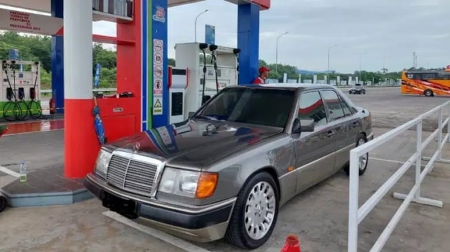 Mercedes-Benz W124 (230E) (OLX)
