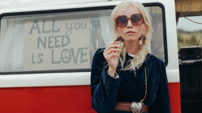 4 Zodiak yang Terlahir sebagai Mak Comblang, Paling Jago Menjodohkan Orang!