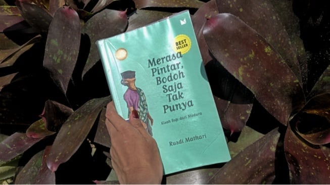 Buku Merasa Pintar, Bodoh Saja Tak Punya: Strategi Cerdik Rusdi Mathari