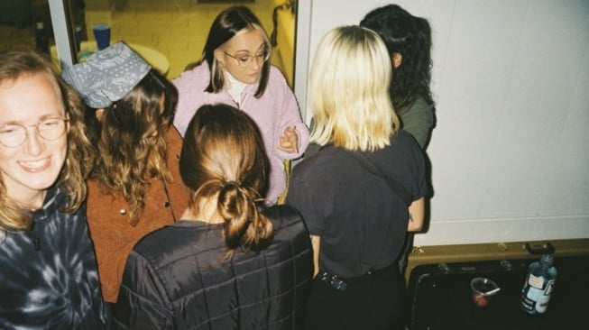 Mengapa Sulit Berkata 'Tidak'? Menelusuri Akar Psikologis Budaya Mengalah