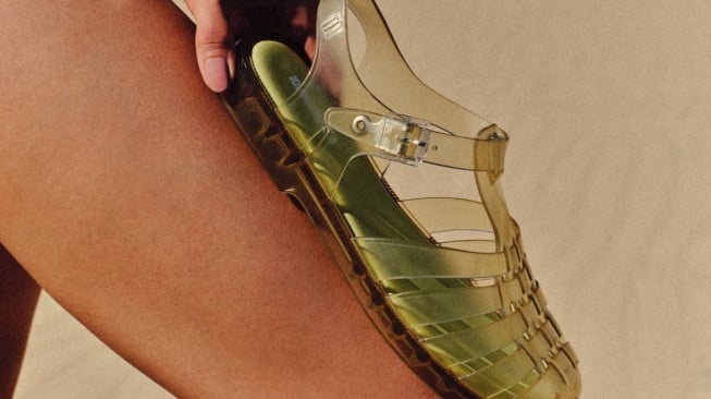 5 Sandal Jelly Lokal Mirip Brand Melissa, Anti Jepret Harga Lebih Terjangkau