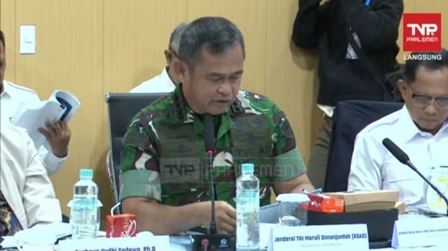 KSAD Ungkap Perjuangan TNI Kerja 24 Jam di Aceh: Pakai Dana Swadaya, yang Penting Jalan Tersambung!