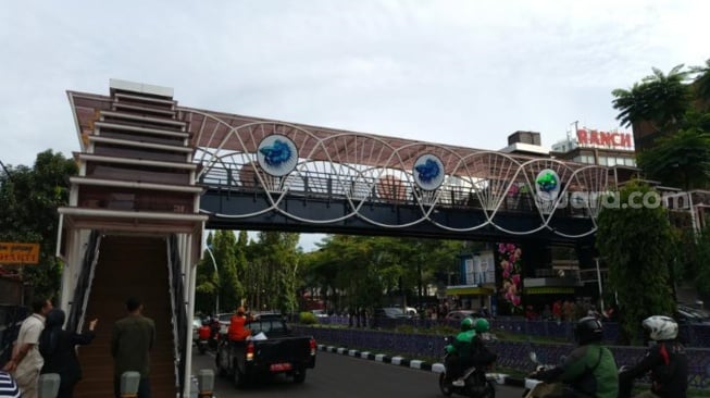 JPO Pesanggrahan, Jakarta Barat. (Suara.com/Adiyoga)