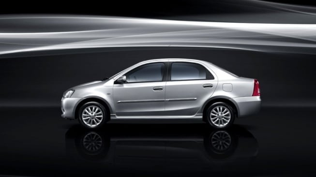 Toyota Etios Sedan. (Drive Place)