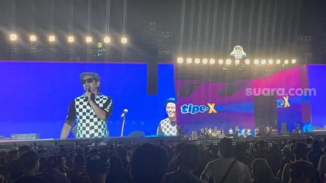 Perayaan 30 Tahun Tipe-X di Big Bang Festival 2025 pada Senin, 29 Desember 2025. [Suara.com/Rena Pangesti]