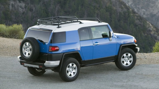 Toyota FJ Cruiser. (Drive Place)