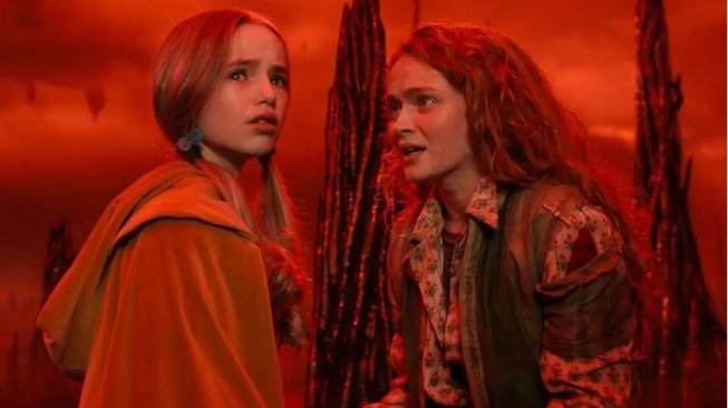 Penjelasan Mengapa Holly Wheeler Tidak Bangun seperti Max di Stranger Things 5