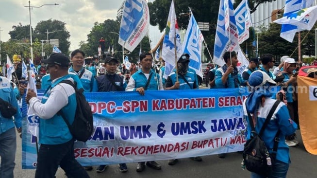 Tuntut Revisi UMSK 2026, Buruh Kritik Gaya Kepemimpinan Dedi Mulyadi: Hentikan Pencitraan di Medsos