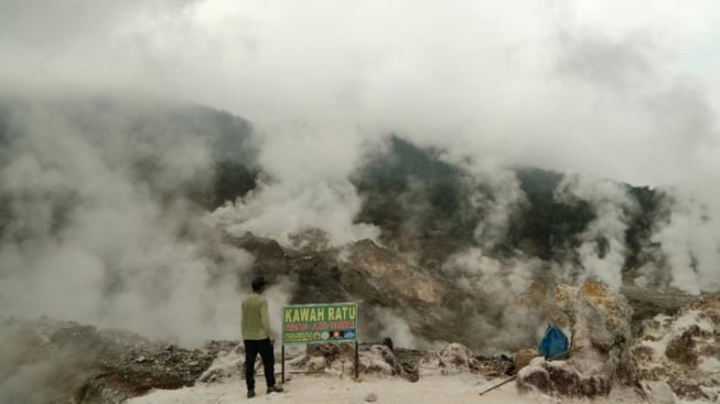 Kawah Ratu di Taman Nasional: Petualangan Alam di Gunung Halimun Salak