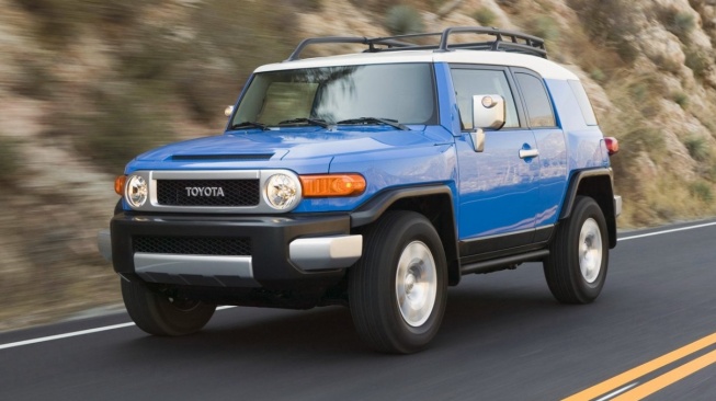 4 Fakta Toyota FJ Cruiser: Tampang Bikin Naksir, Ongkos BBM Bikin Getir, Simak sebelum Beli