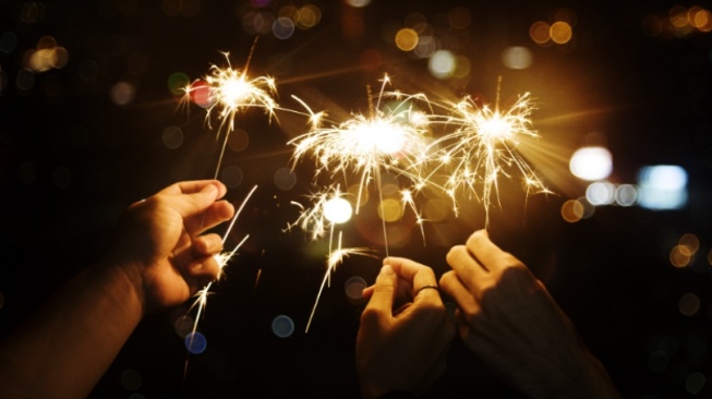 Doa Akhir Tahun 2025 dan Awal Tahun 2026, Lengkap Arti dan Waktu untuk Membacanya