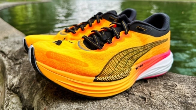 7 Sepatu Running Lokal Carbon Plate Rasa Puma Deviate Nitro 2, Kualitas Tak Kalah Harga Murah