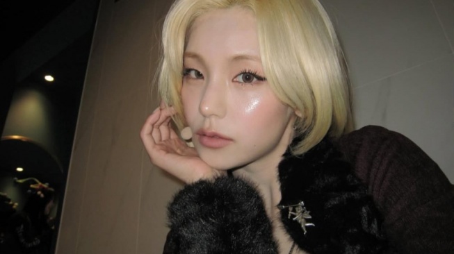 4 Inspo Daily Outfit Effortless ala Yeji ITZY, Simple tapi Selalu Kece!