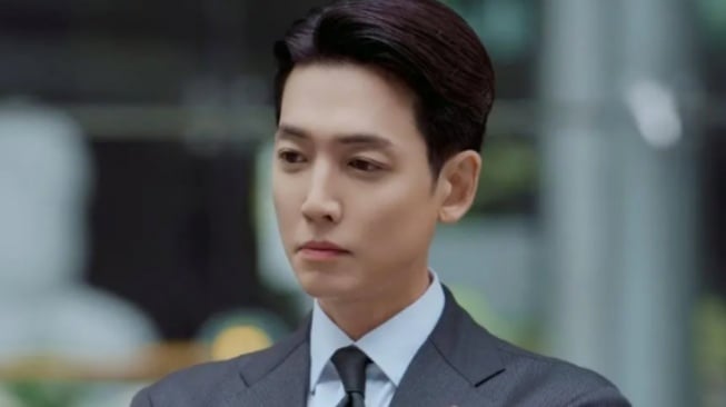 4 Drama Korea Bertema Hukum Dibintangi yang Jung Kyung Ho, Layak Ditonton!