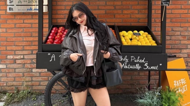 Diva Azzura tengah digosipkan dekat dengan Na Daehoon. [Instagram]