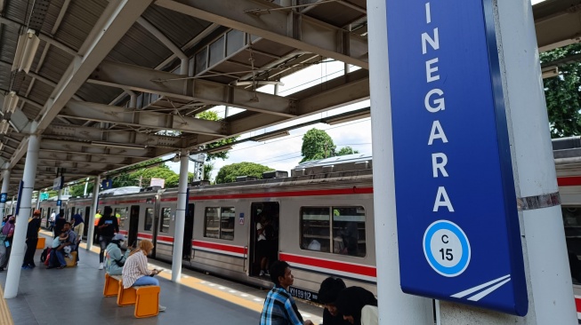 Hindari Macet Malam Tahun Baru, 26 Kereta Api Berhenti di Stasiun Jatinegara