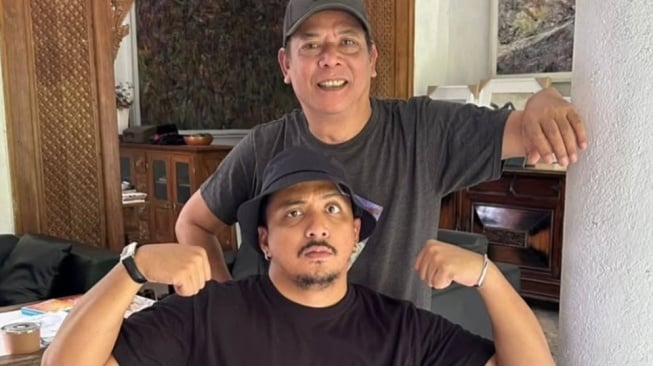 Sal Priadi Tuai Amarah Publik Usai Foto Bareng Terduga Pelaku Kekerasan Seksual