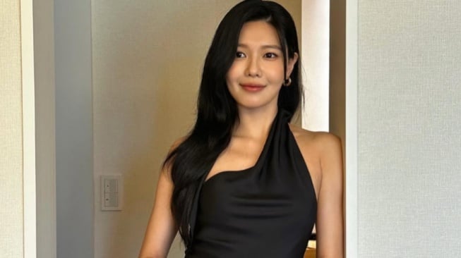 4 Ide OOTD Smart Casual ala Sooyoung SNSD, Cocok Buat Kerja hingga Hangout