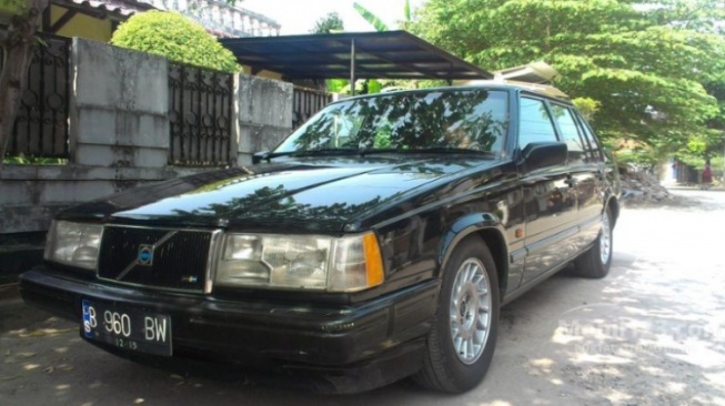 Budget Pas-pasan? Cek 5 Mobil Matic Bekas Ini, Ada Volvo Klasik yang Harganya Cuma 20 Jutaan!