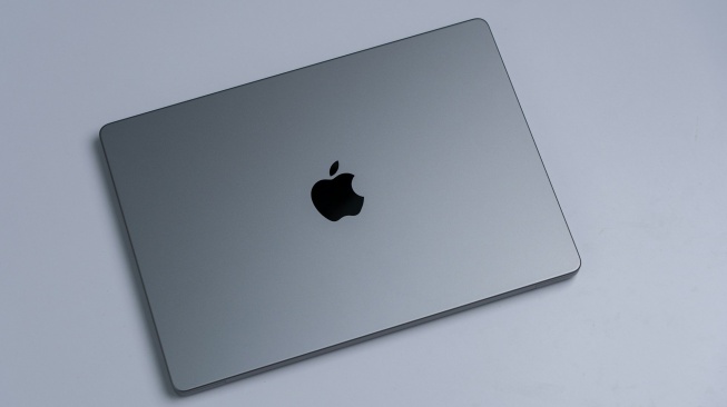 Kebangkitan MacBook 'Mungil': Apple Siapkan Laptop Murah dengan 'Jeroan' iPhone 16 Pro!