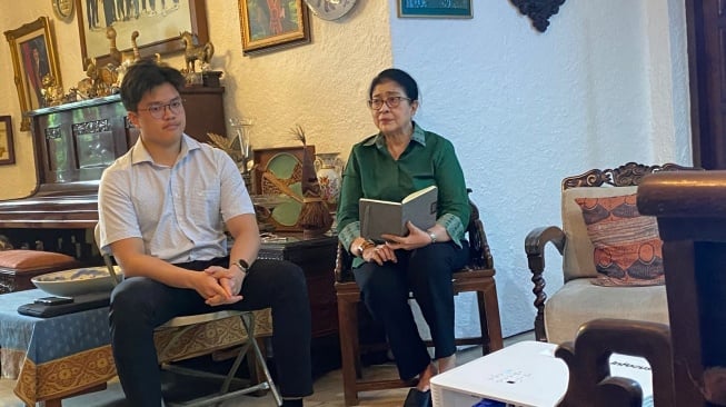 Ketua Dewan Pembina IHDC Prof Nila F Moeloek. (Suara.com/Fajar Ramadhan)