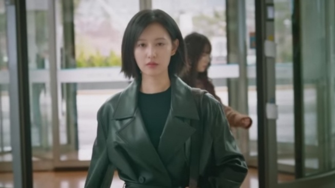 Kim Ji Won Jadi Dokter 'Gila' Penentang Sistem Korup dalam Drama Medis Baru
