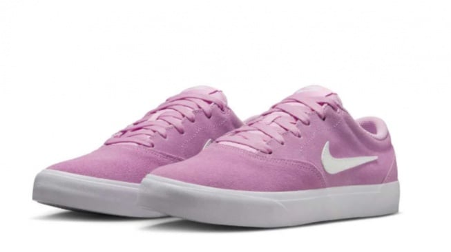 Nike W Charge Suede.