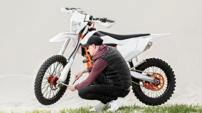 10 Perbedaan Motor 2 Tak dan 4 Tak yang Wajib Kamu Ketahui