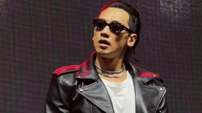 Penonton Tak Semangat, Penyanyi Rain Emosi Ancam Tinggalkan Panggung