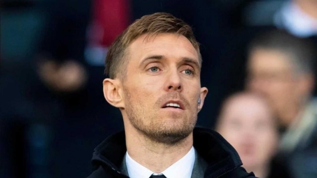 Darren Fletcher ditunjuk jadi pelatih interim Manchester United usai Ruben Amorim dipecat. Simak profil legenda MU yang kini jadi penyelamat tim.[Dok. IG idextratime]