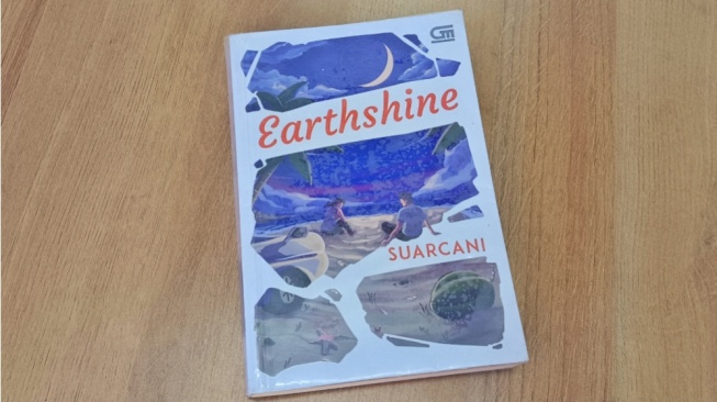 Ulasan Novel Earthshine: Beban Skripsi, Luka Mental, dan Dilema Hubungan
