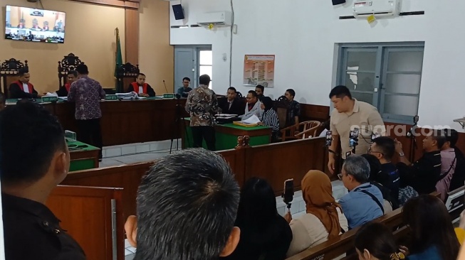 Drama Sidang Ijazah Jokowi: Bukti Asli Masih Misteri, Saksi Kunci Disiapkan!