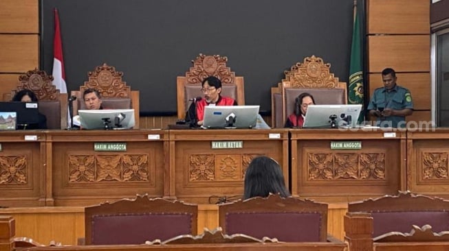 Sidang Laras Faizati Khairunnisa. (Suara.com/Yasir)