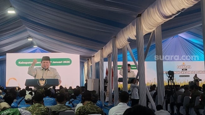 Prabowo Geleng-gelang Kepala: Bolak-balik Orang Datang Mau Nyogok Saya