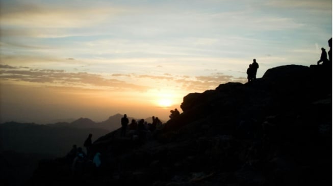 Ingin Coba Mendaki? Inilah Daftar 10 Gunung di Indonesia Paling Ramah Pemula