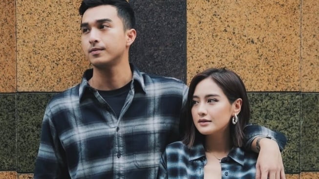 Beda Kelas Hadiah Salshabilla Adriani dan Ibrahim Risyad (instagram)