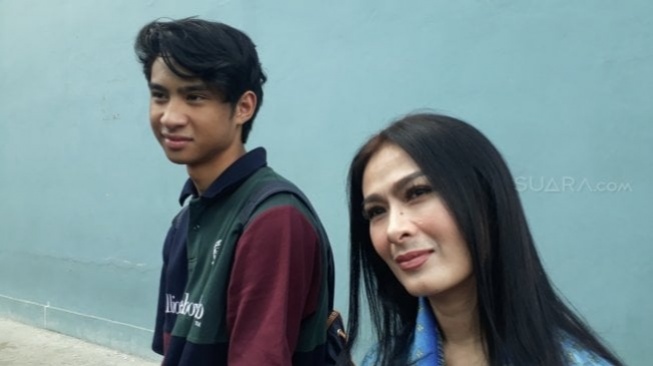 Iis Dahlia Buka Suara usai Devano Ubah Nama, Pastikan Tak Ada Unsur Mistis?