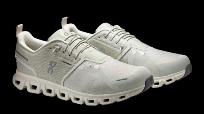 5 Sepatu On Cloud untuk Umroh, Nyaman Buat Jalan 25 Ribu Langkah per Hari