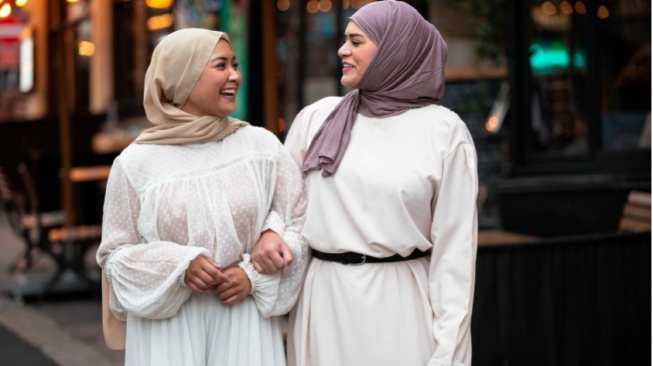 5 Rekomendasi Bahan Baju Lebaran yang Tidak Gerah, Nyaman Dipakai Seharian