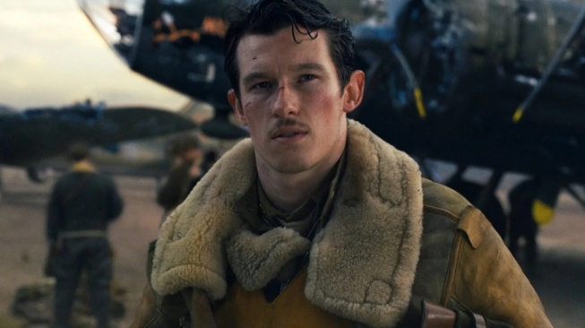 Profil Callum Turner, Tunangan Dua Lipa yang Disebut-Sebut Jadi James Bond Era Baru