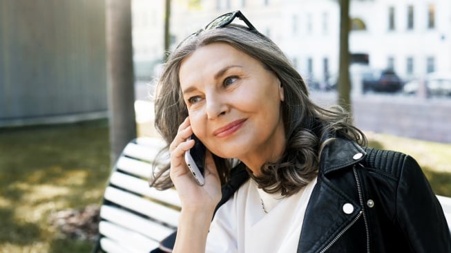 10 Makanan Anti-Aging Terbaik untuk Menjaga Kulit Bercahaya Usia 40-an ke Atas