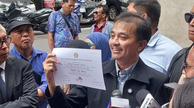 Diserang Balik Isu Ijazah Palsu, Roy Suryo Laporkan 7 Pendukung Jokowi ke Polda Metro Jaya!