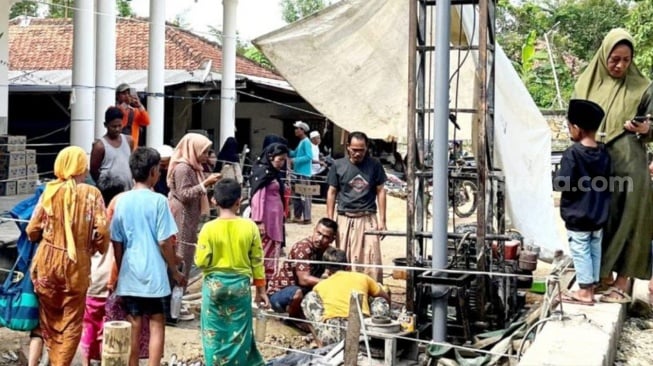 6 Fakta Heboh Semburan Minyak di Bangkalan: Ketinggian 5 Meter hingga Sifatnya yang Mudah Terbakar